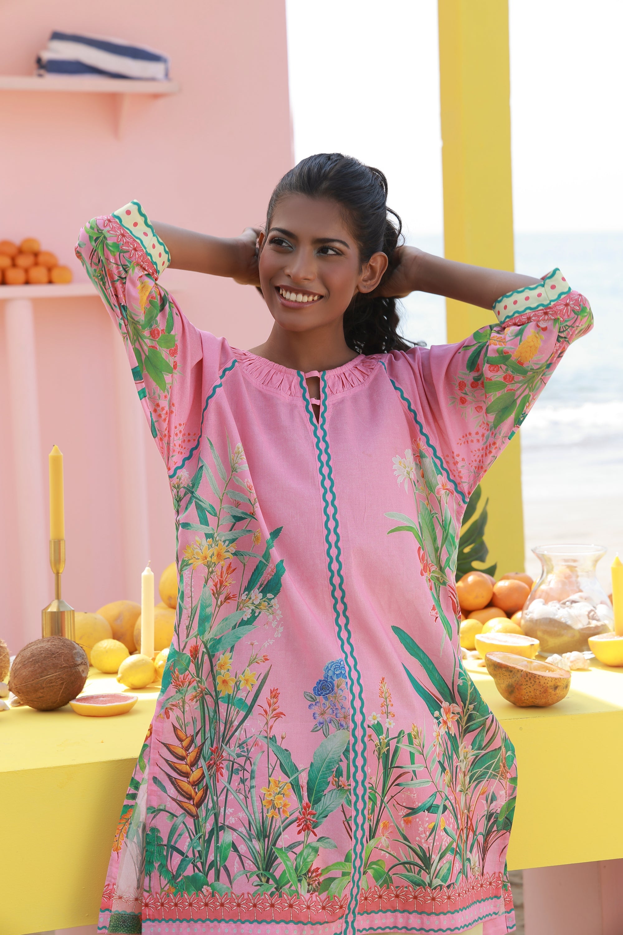 TROPICAL BLUSH
