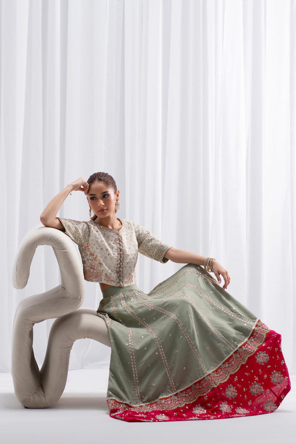 WHITE | E0947/104/001