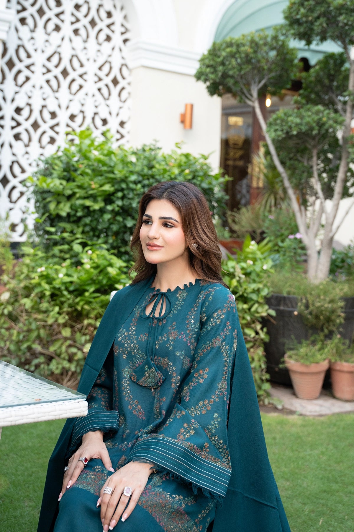 GUL-E-NEEL
