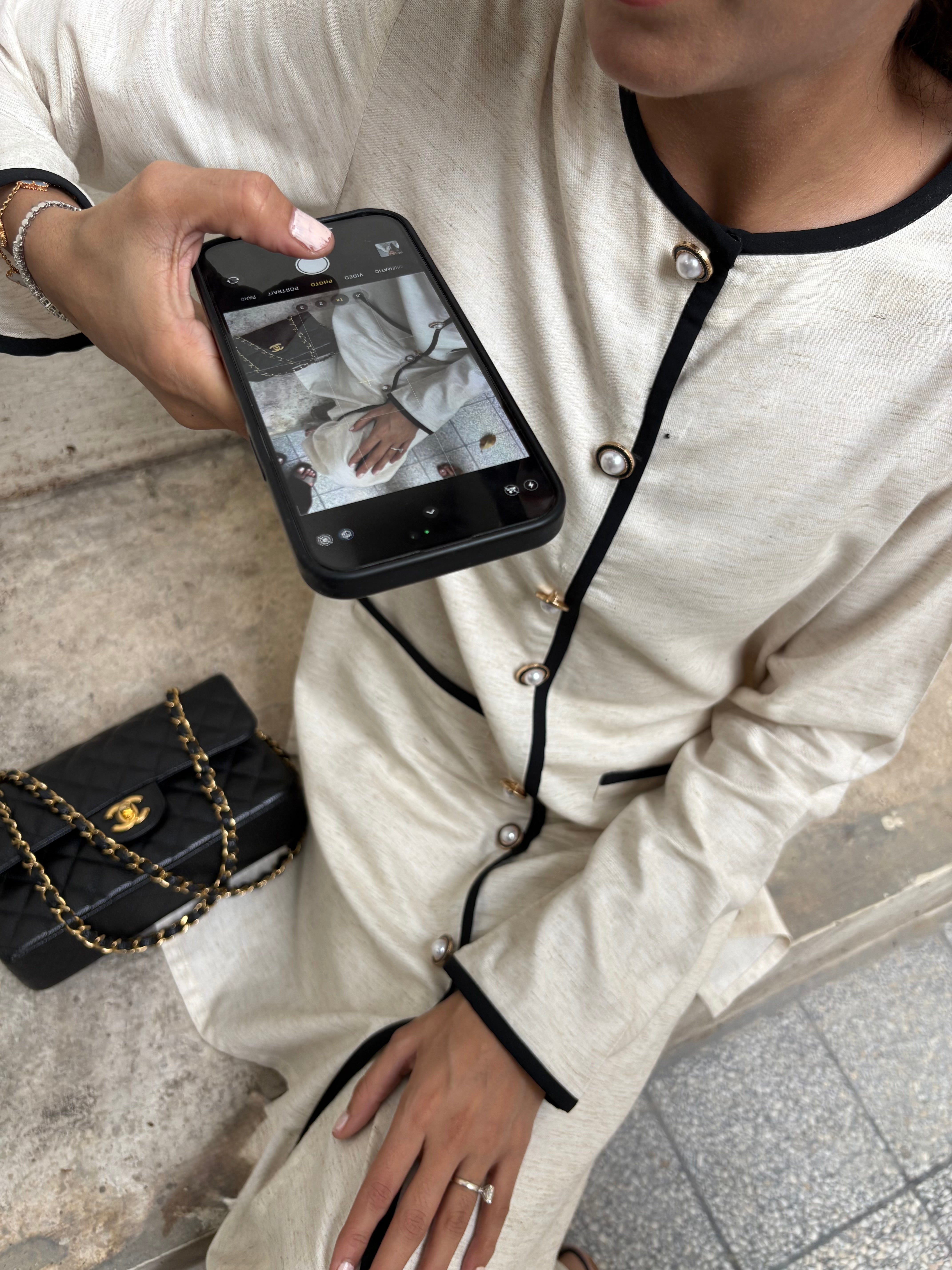 BOUCLE SET IN HEATHERED OAT WOOL