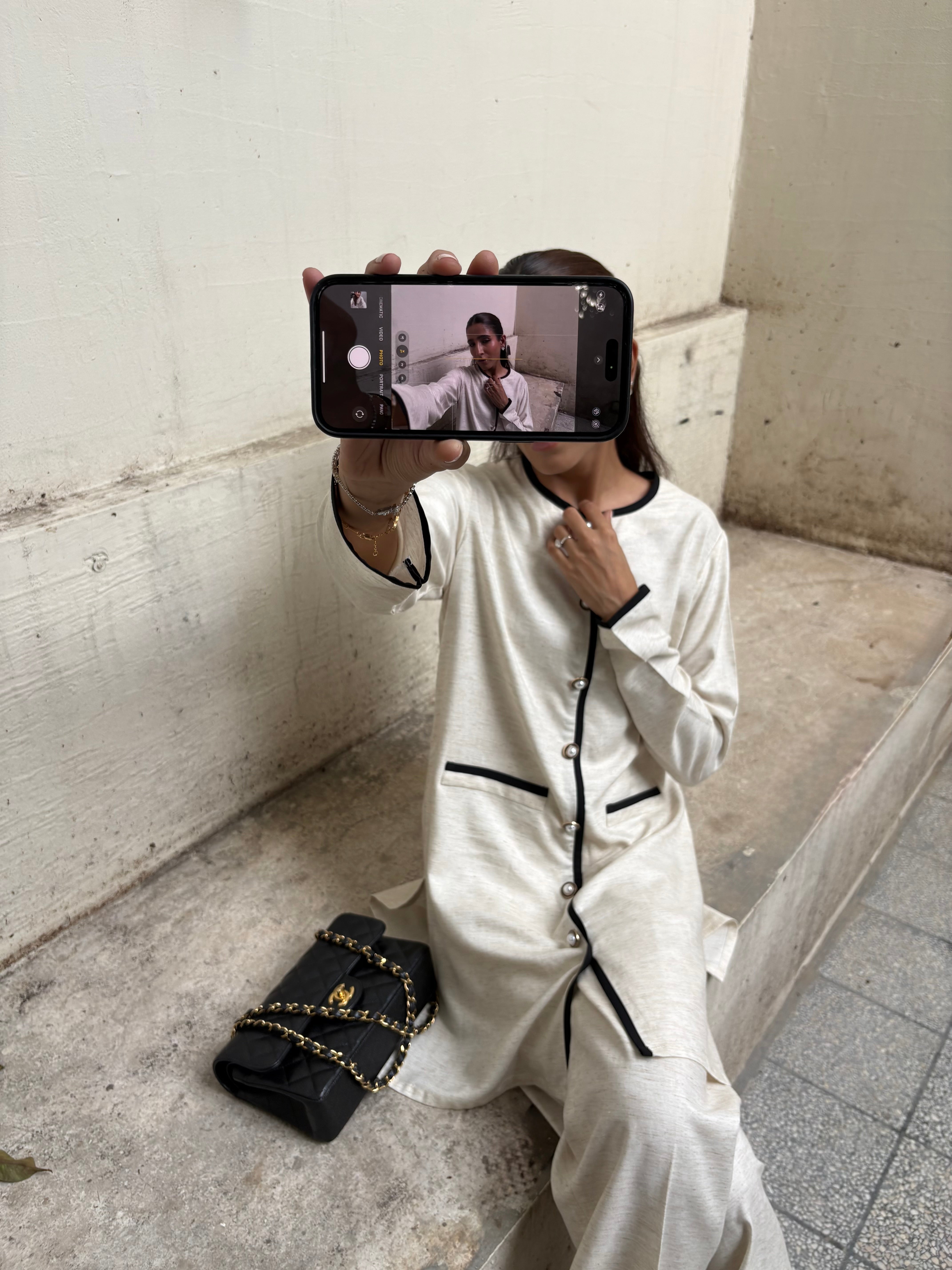 BOUCLE SET IN HEATHERED OAT WOOL