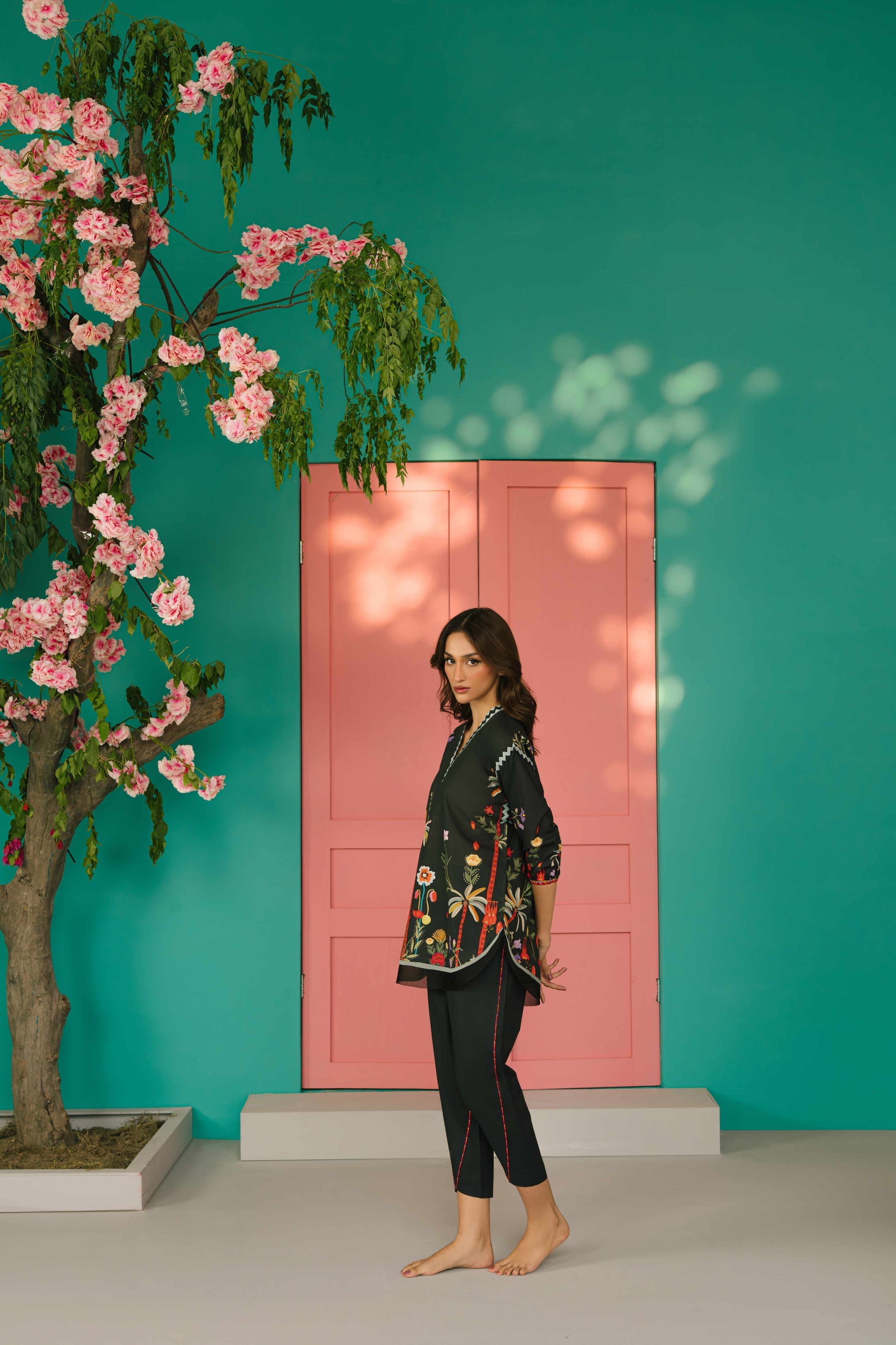 BLACK CURRENT MATCHING SET