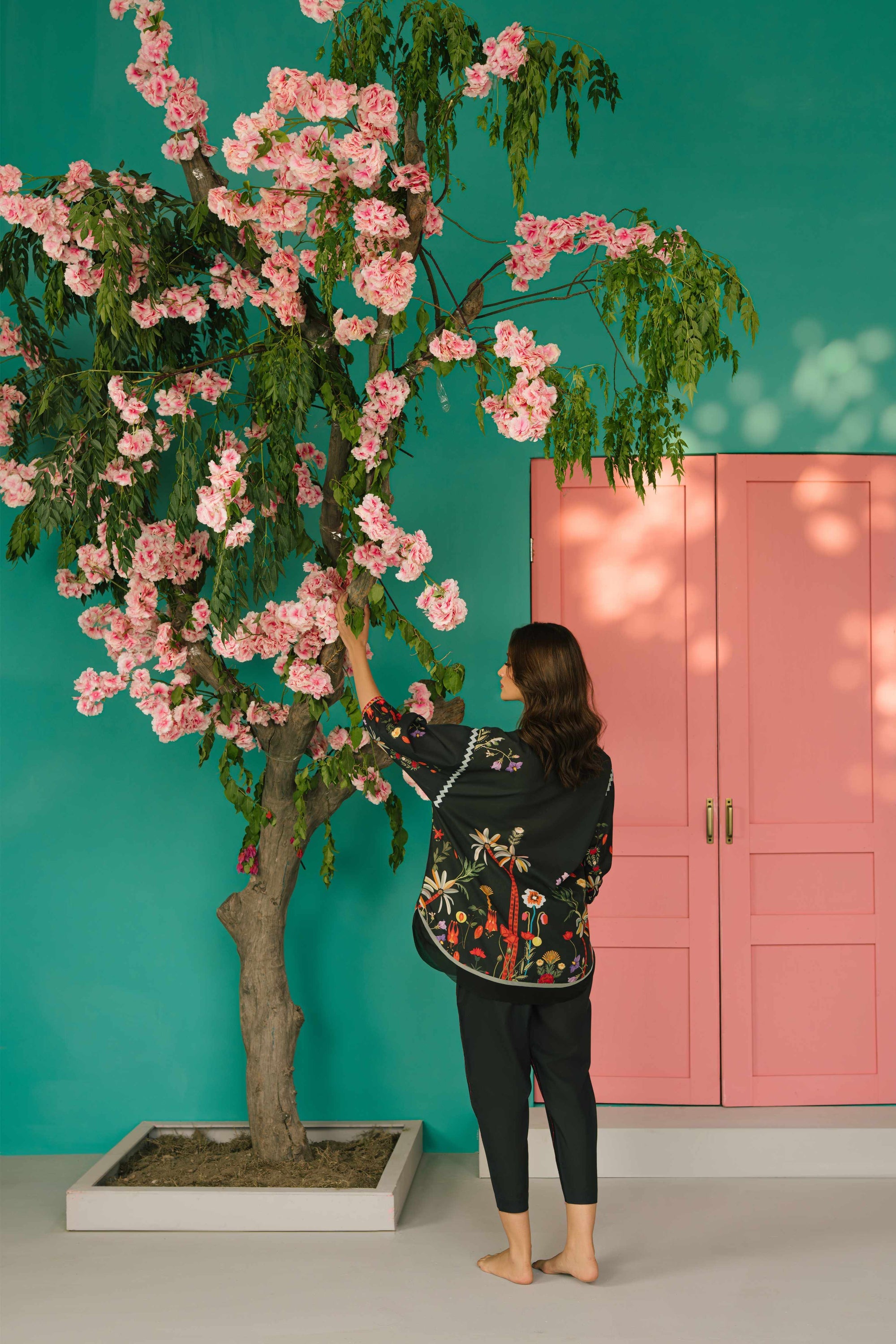 BLACK CURRENT MATCHING SET