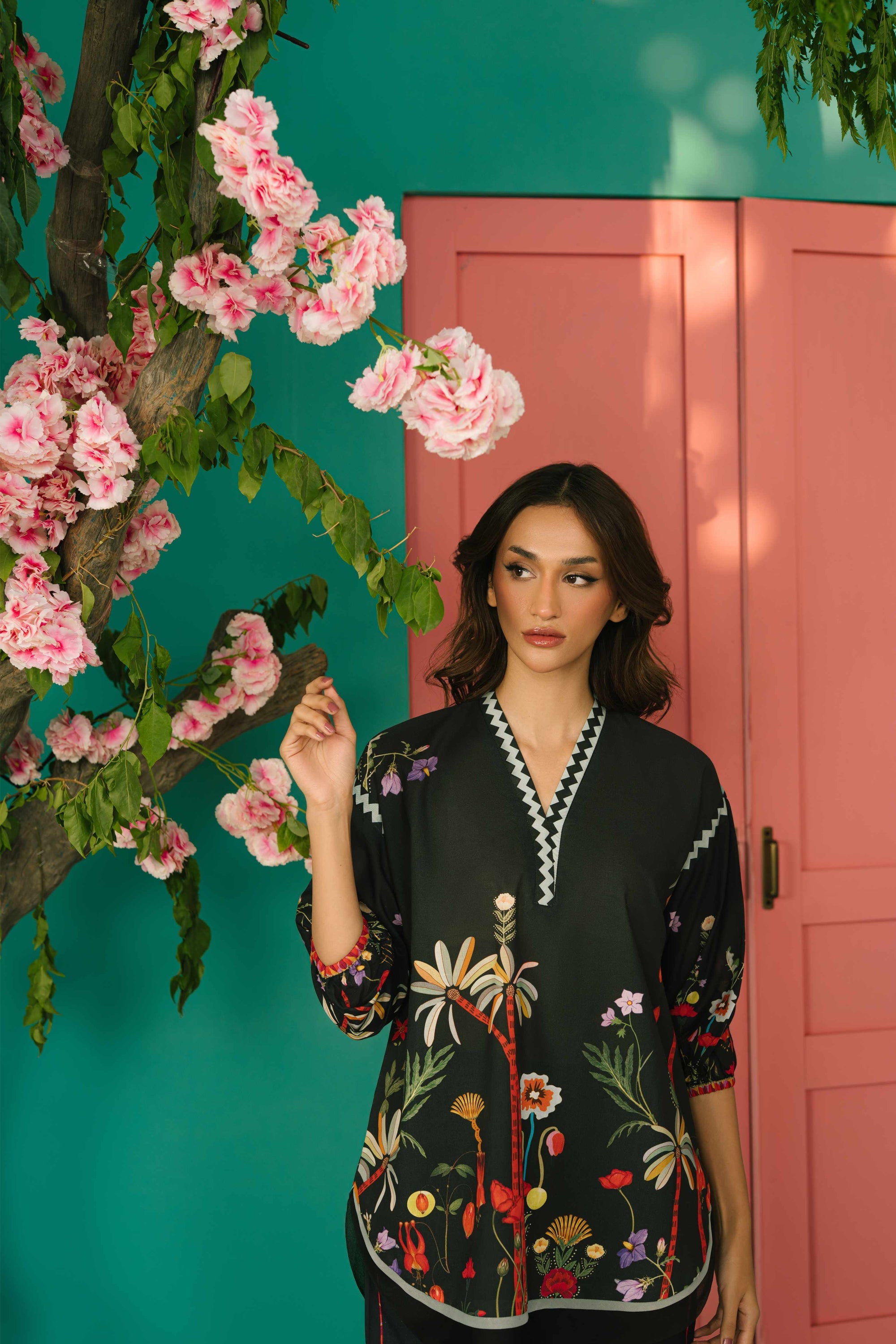 BLACK CURRENT MATCHING SET