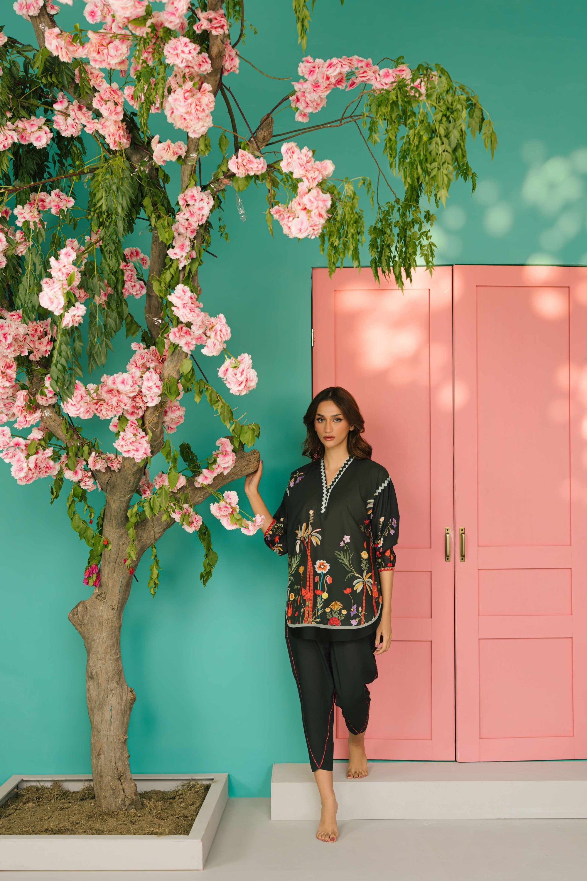 BLACK CURRENT MATCHING SET