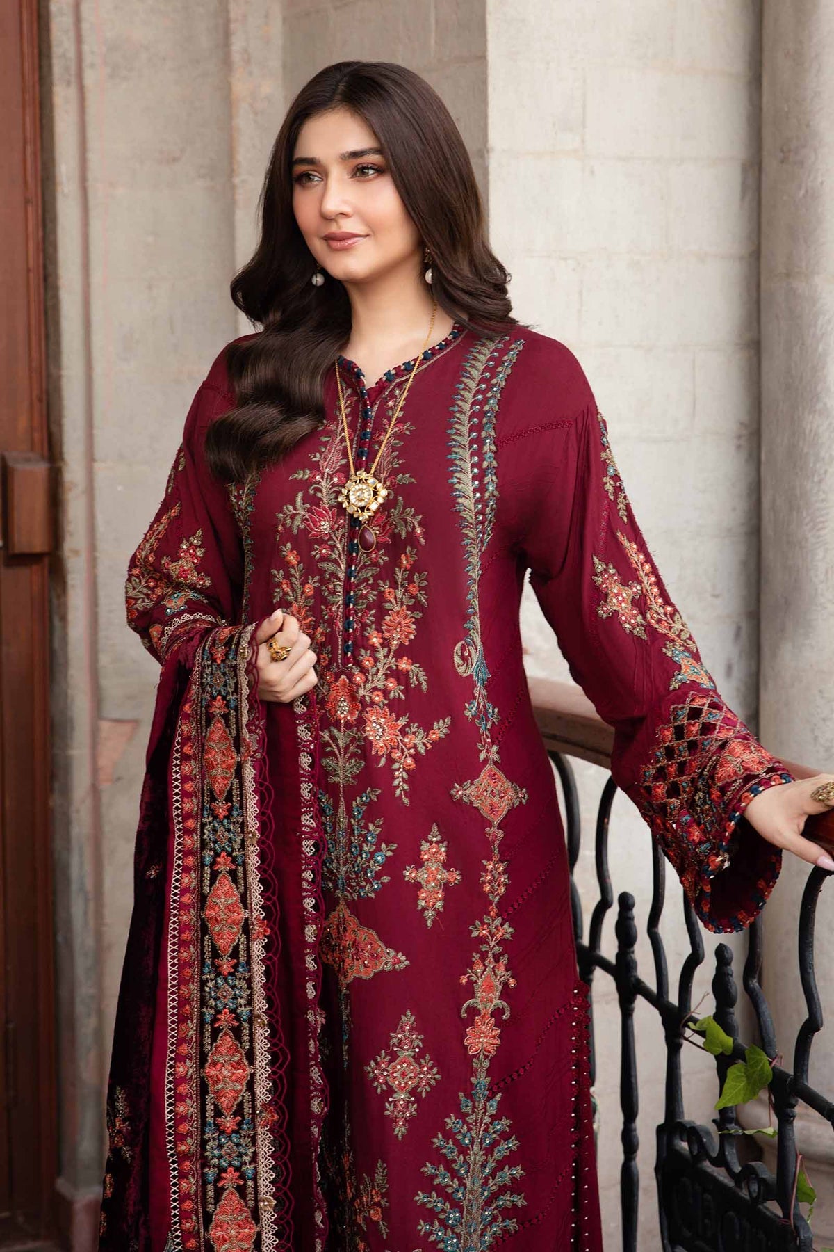 Maria B Winter Luxe collection 2024 - 3 Piece Unstitched Embroidered Twill Linen Suit | DL-1210