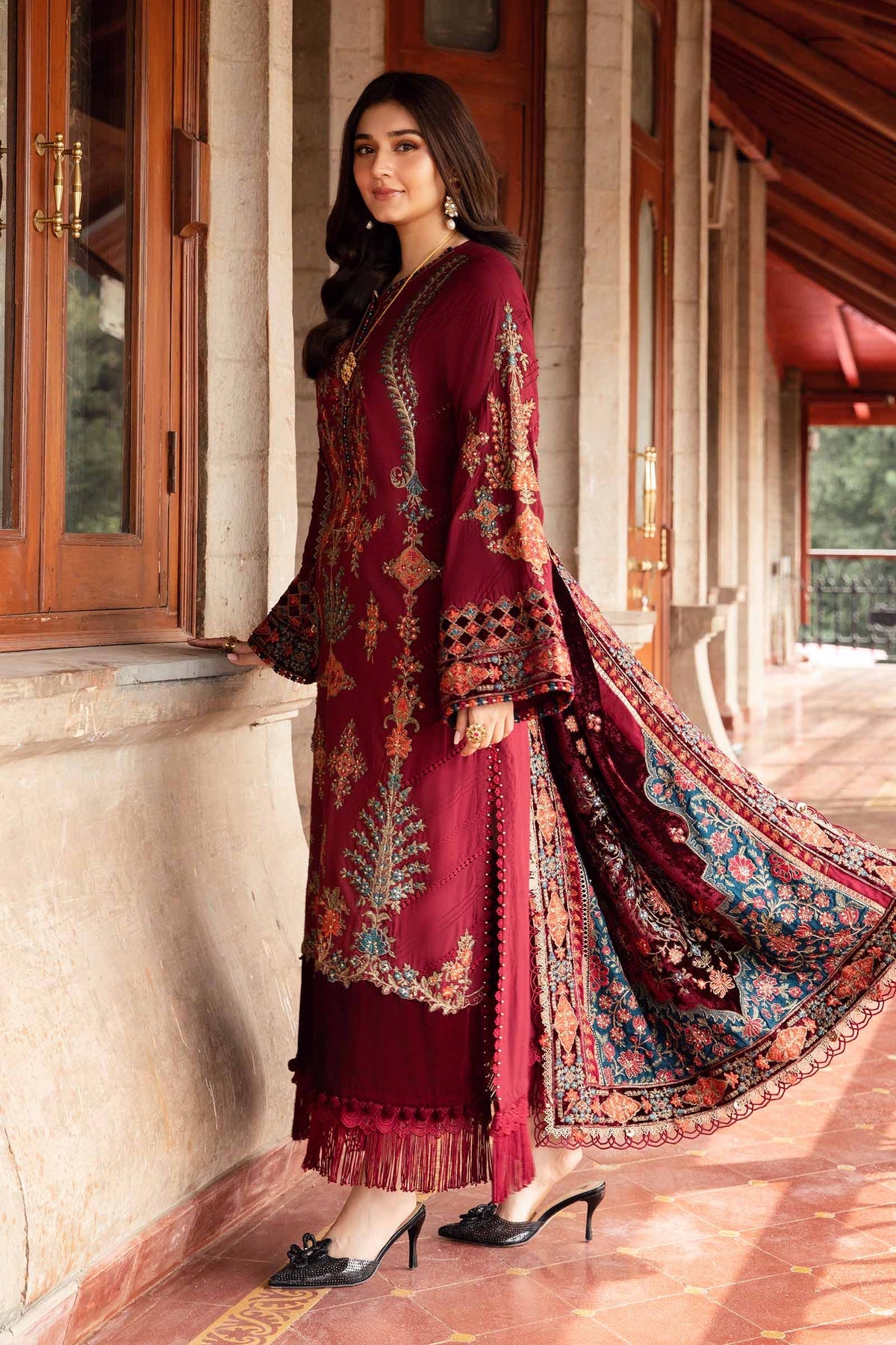 Maria B Winter Luxe collection 2024 - 3 Piece Unstitched Embroidered Twill Linen Suit | DL-1210