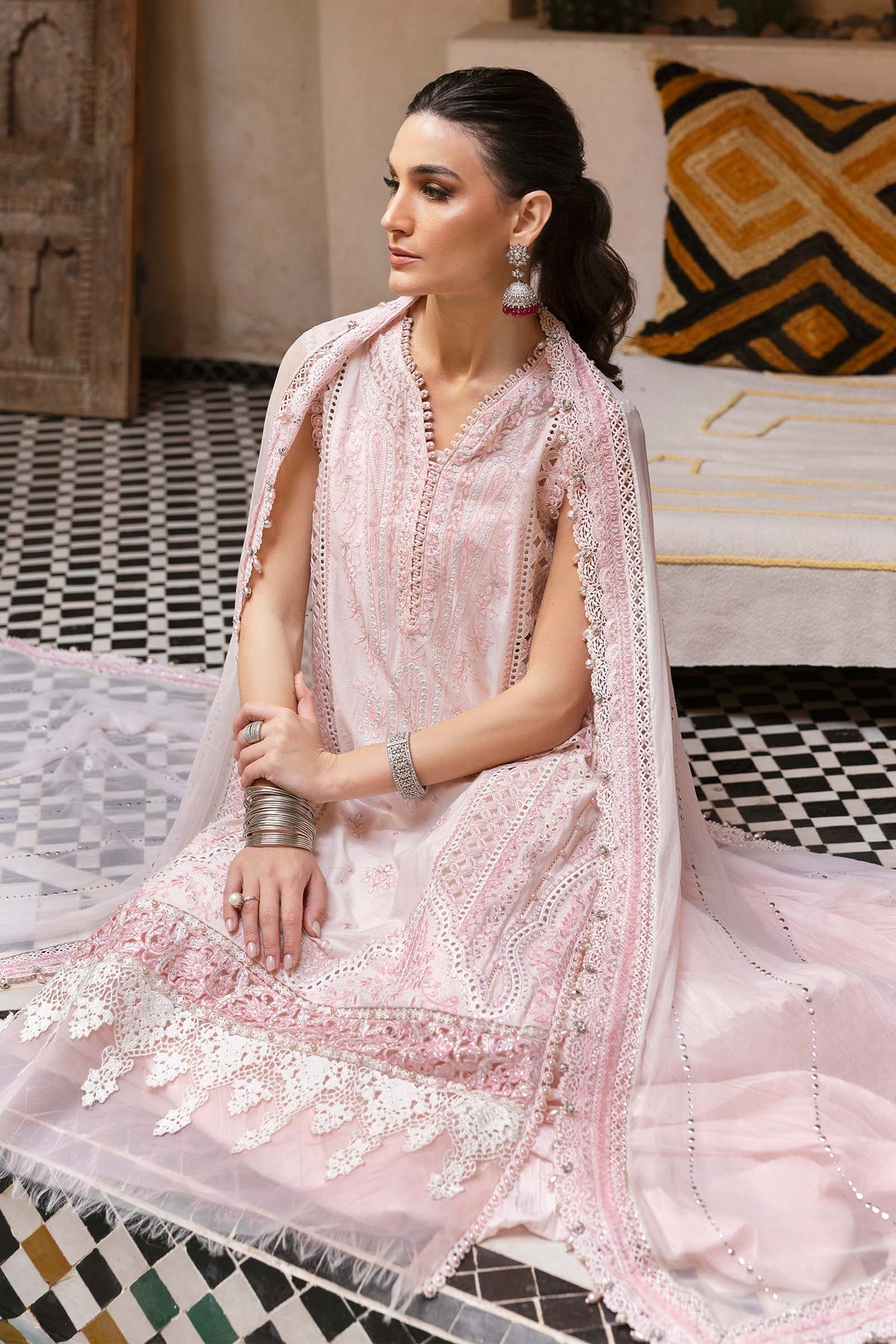 MARIA.B LAWN (D-2511-A)