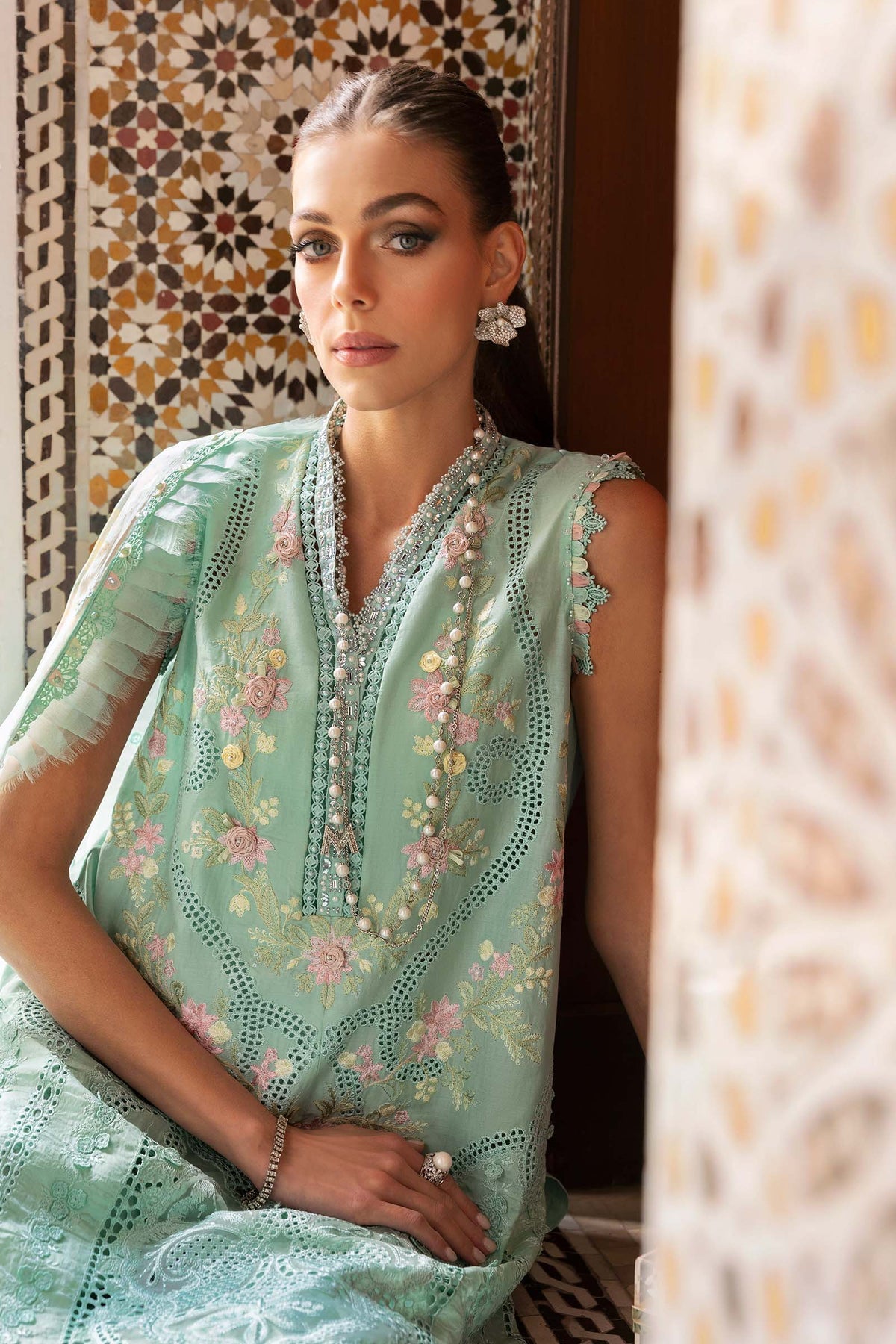 MARIA.B LAWN (D-2514-A)
