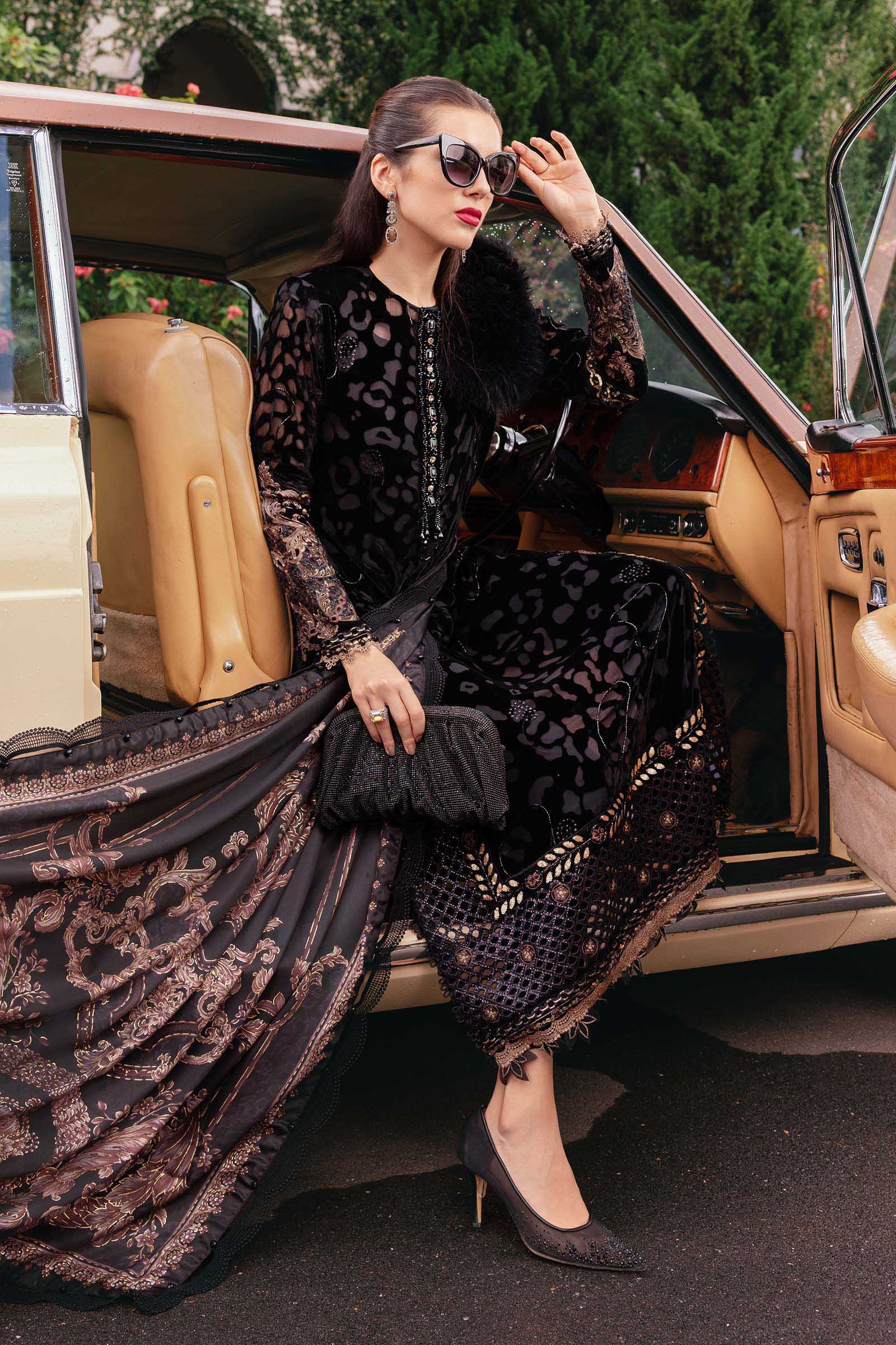 BLACK AND GOLD WL-1301