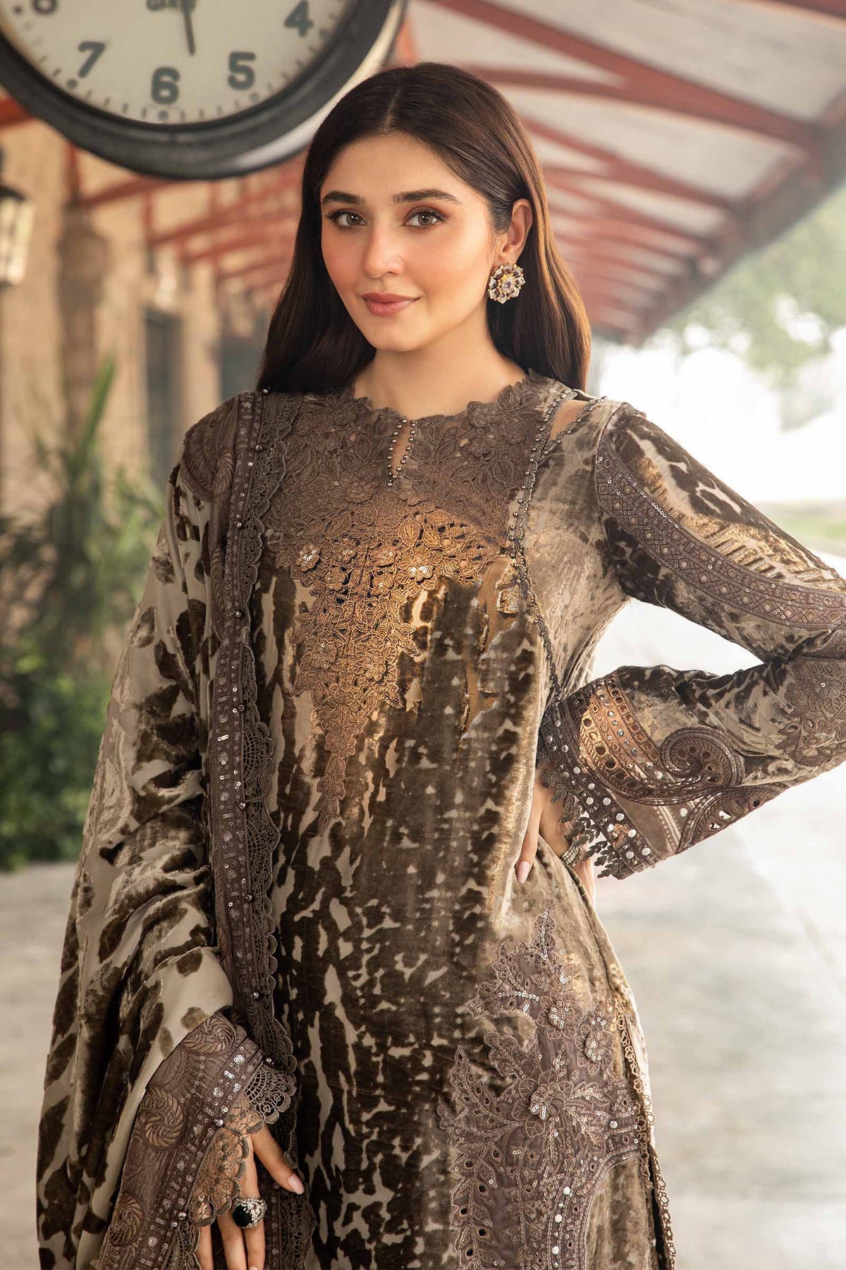 Maria B Winter Luxe collection 2024 - 3 Piece Unstitched Embroidered Palachi Suit | DL-1201