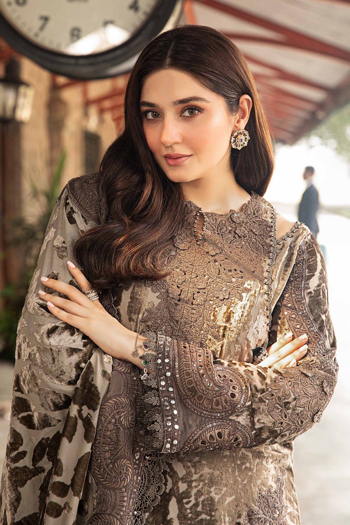 Maria B Winter Luxe collection 2024 - 3 Piece Unstitched Embroidered Palachi Suit | DL-1201