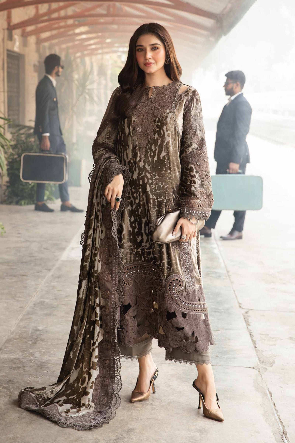 Maria B Winter Luxe collection 2024 - 3 Piece Unstitched Embroidered Palachi Suit | DL-1201