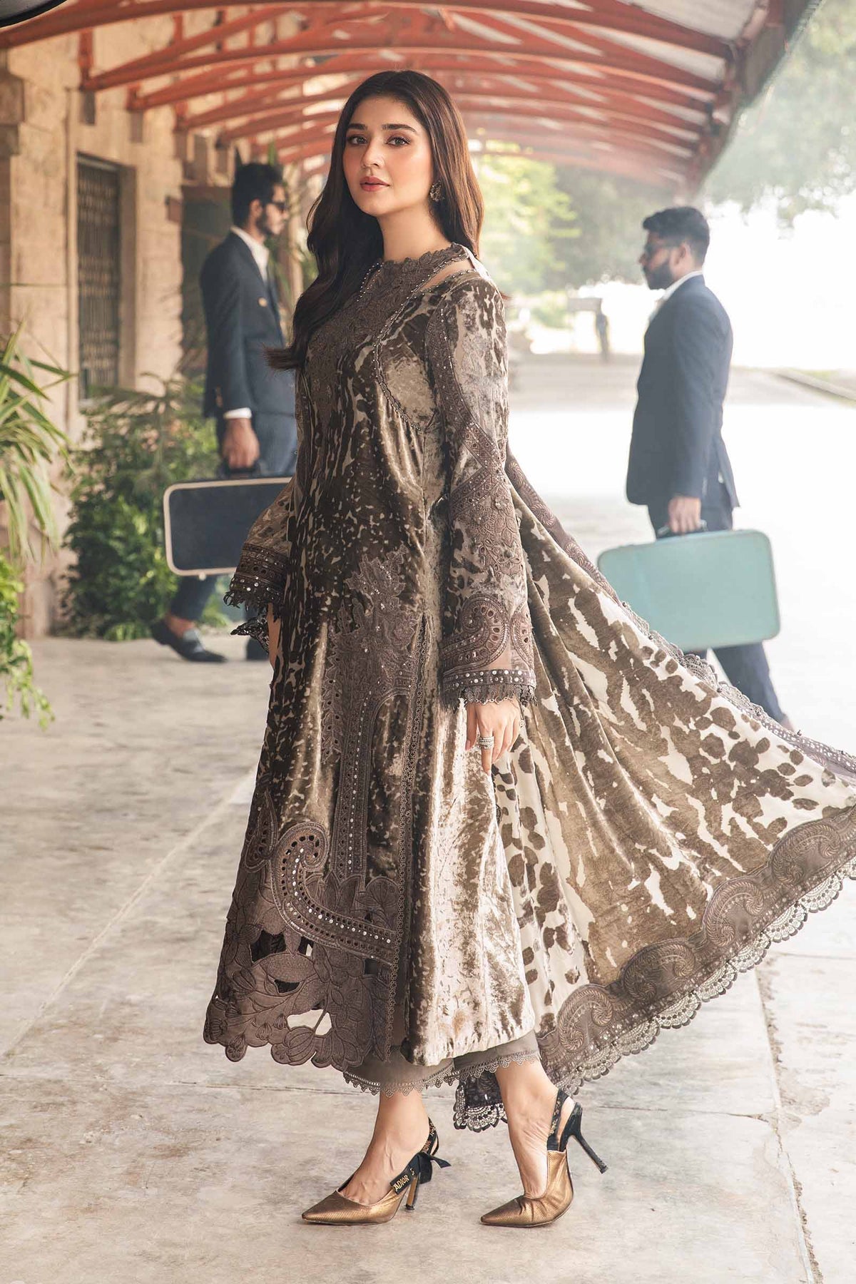 Maria B Winter Luxe collection 2024 - 3 Piece Unstitched Embroidered Palachi Suit | DL-1201