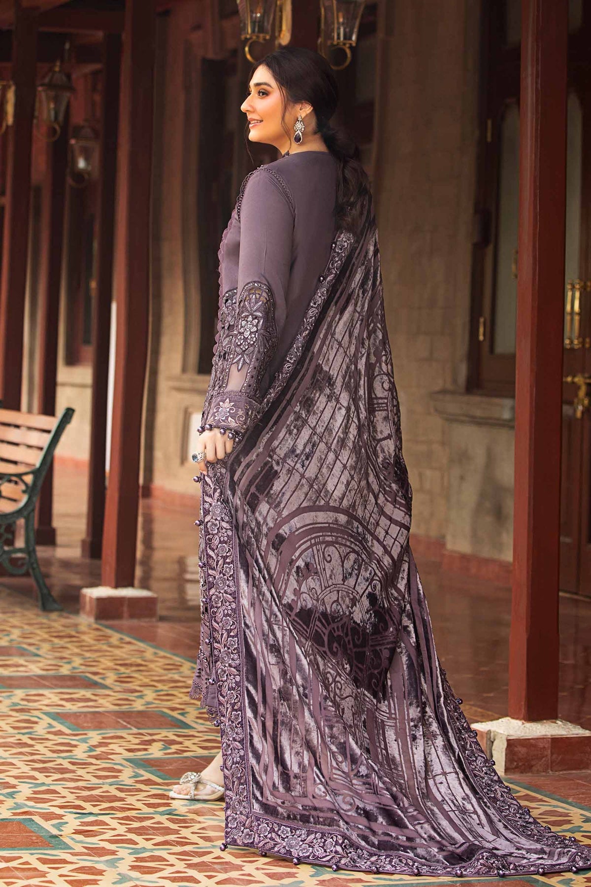 Maria B Winter Luxe collection 2024 - 3 Piece Unstitched Embroidered Linen Suit | DL-1202