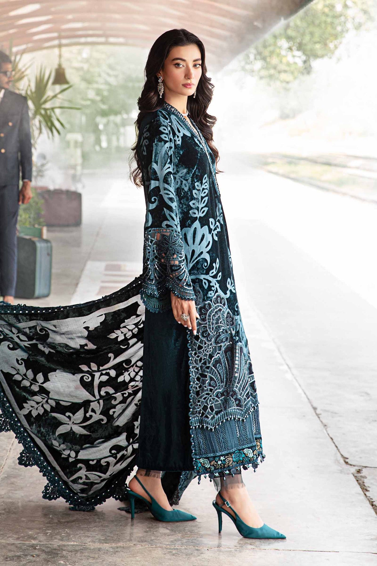 Maria B Winter Luxe collection 2024 - 3 Piece Unstitched Embroidered Palachi Suit | DL-1203