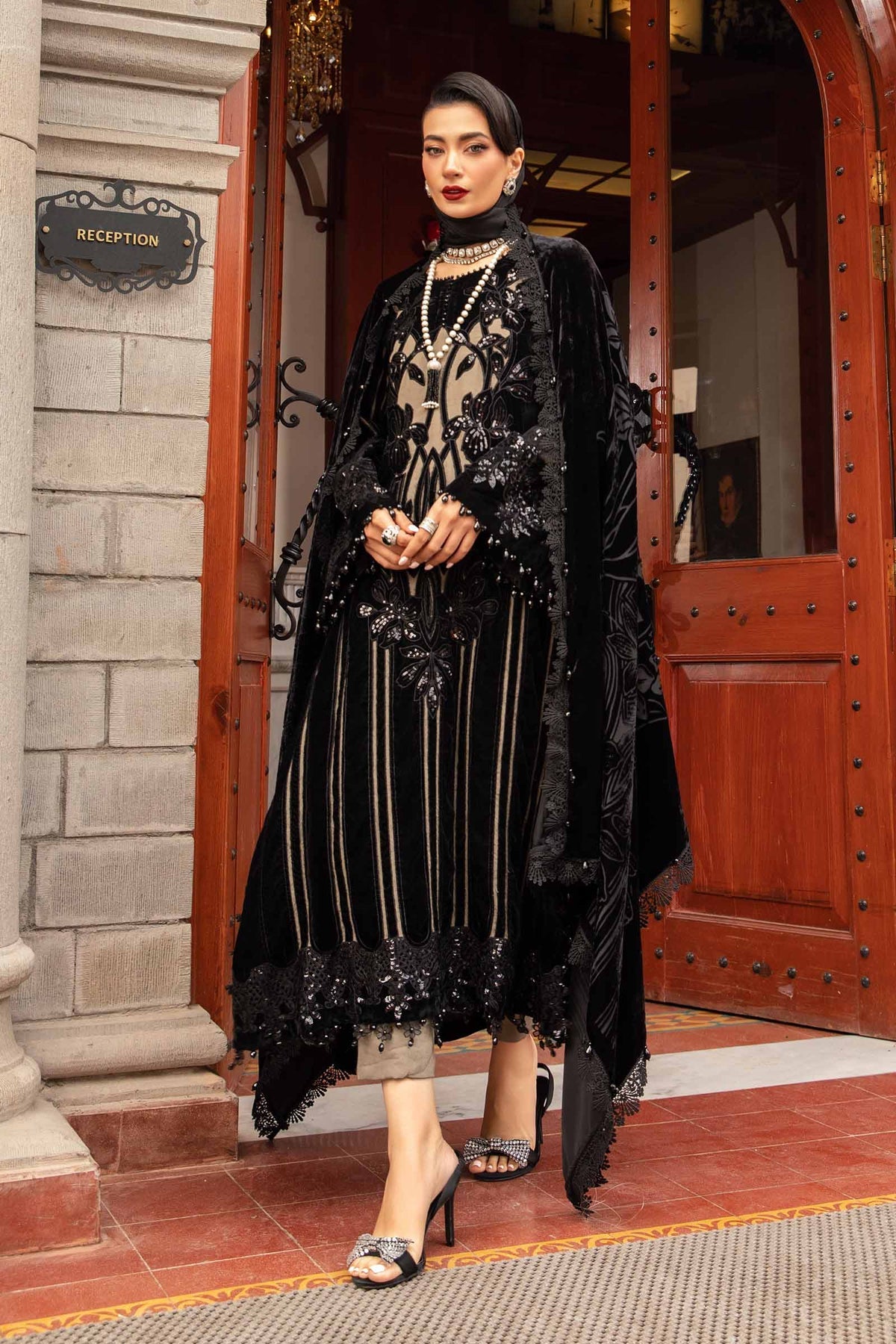 Maria B Winter Luxe collection 2024 - 3 Piece Unstitched Embroidered Velvet Suit | DL-1205
