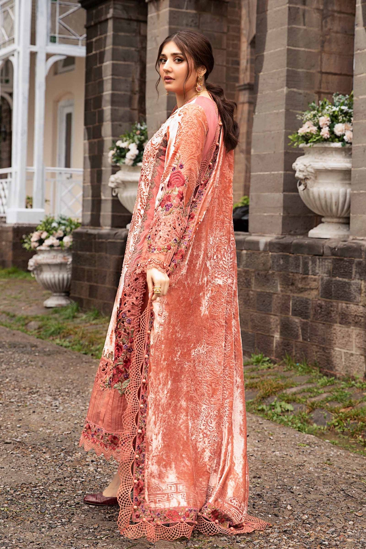 Maria B Winter Luxe collection 2024 - 3 Piece Unstitched Embroidered Palachi Suit | DL-1206