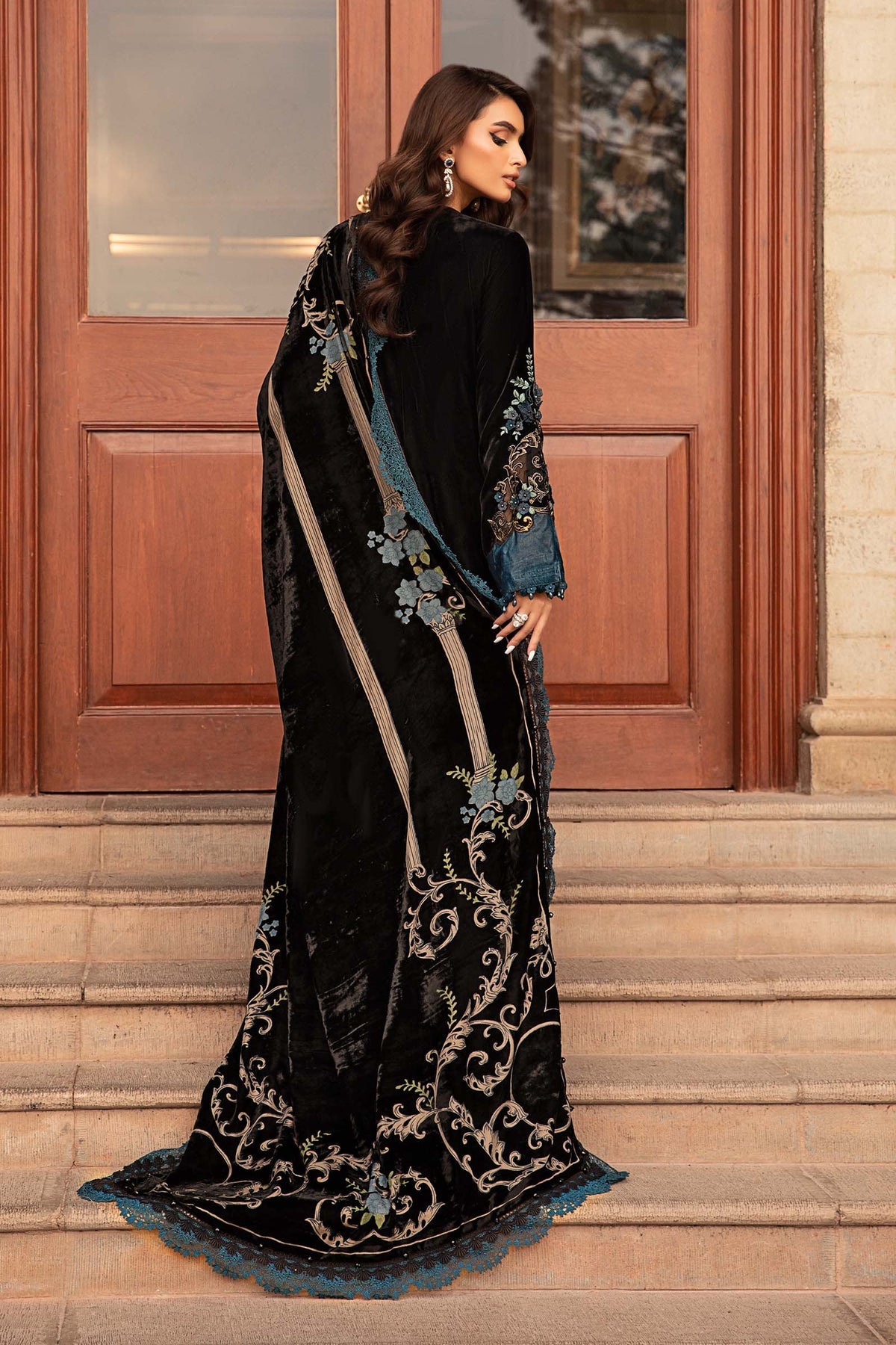 Maria B Winter Luxe collection 2024 - 3 Piece Unstitched Embroidered Velvet Suit | DL-1208