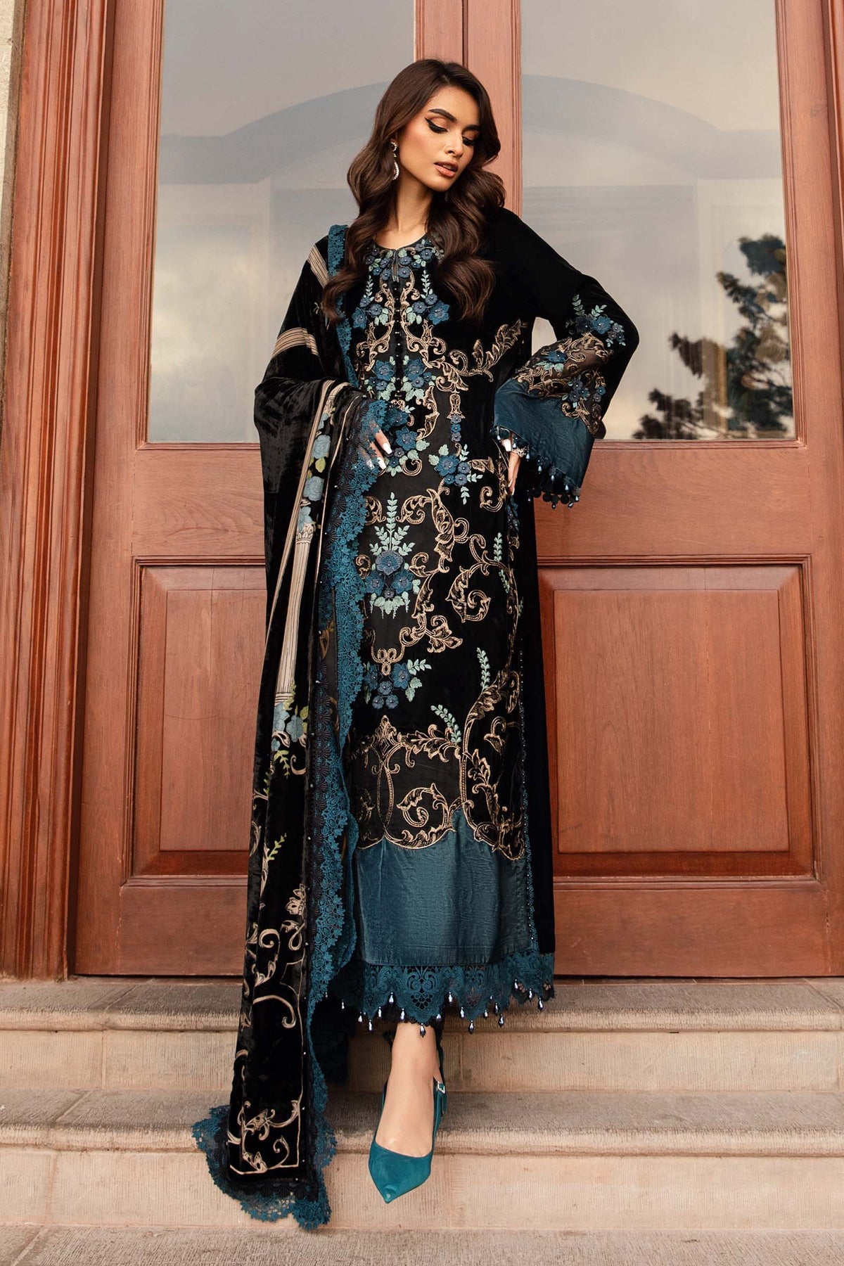 Maria B Winter Luxe collection 2024 - 3 Piece Unstitched Embroidered Velvet Suit | DL-1208