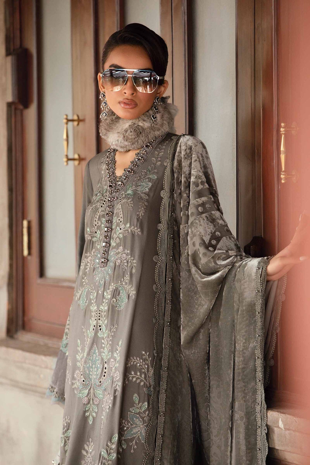 Maria B Winter Luxe collection 2024 - 3 Piece Unstitched Embroidered Velvet Suit | DL-1209