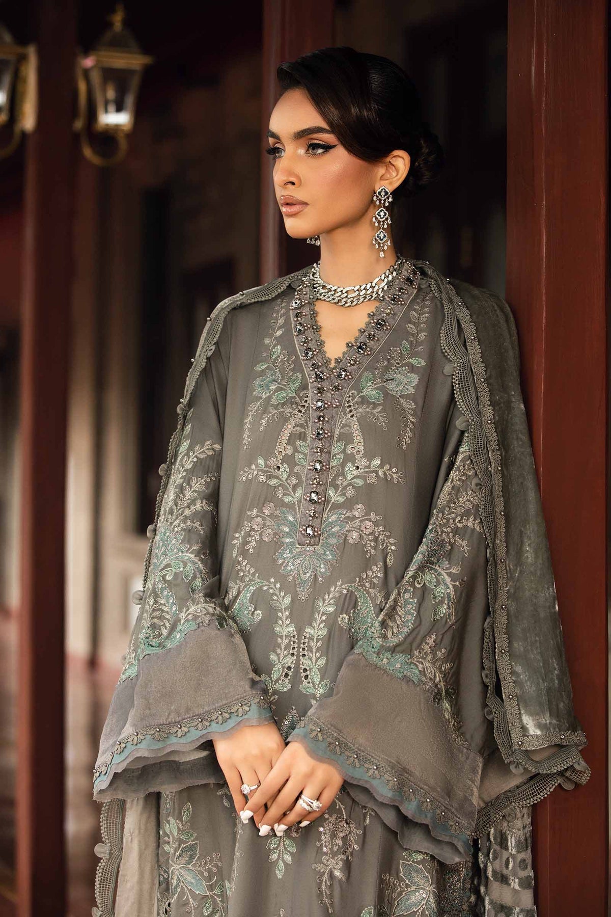 Maria B Winter Luxe collection 2024 - 3 Piece Unstitched Embroidered Velvet Suit | DL-1209