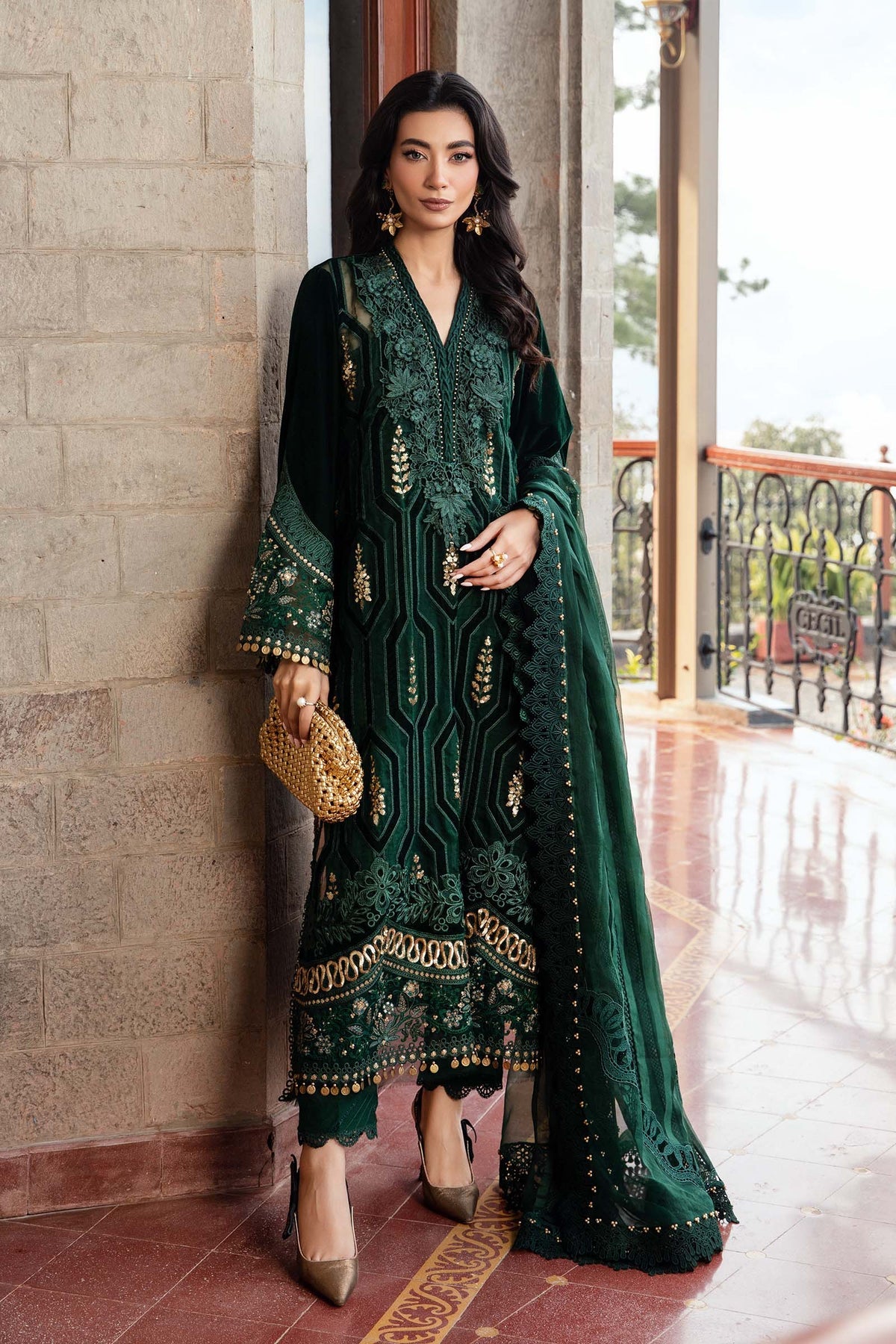 Maria B Winter Luxe collection 2024 - 3 Piece Unstitched Embroidered Velvet Suit | DL-1212