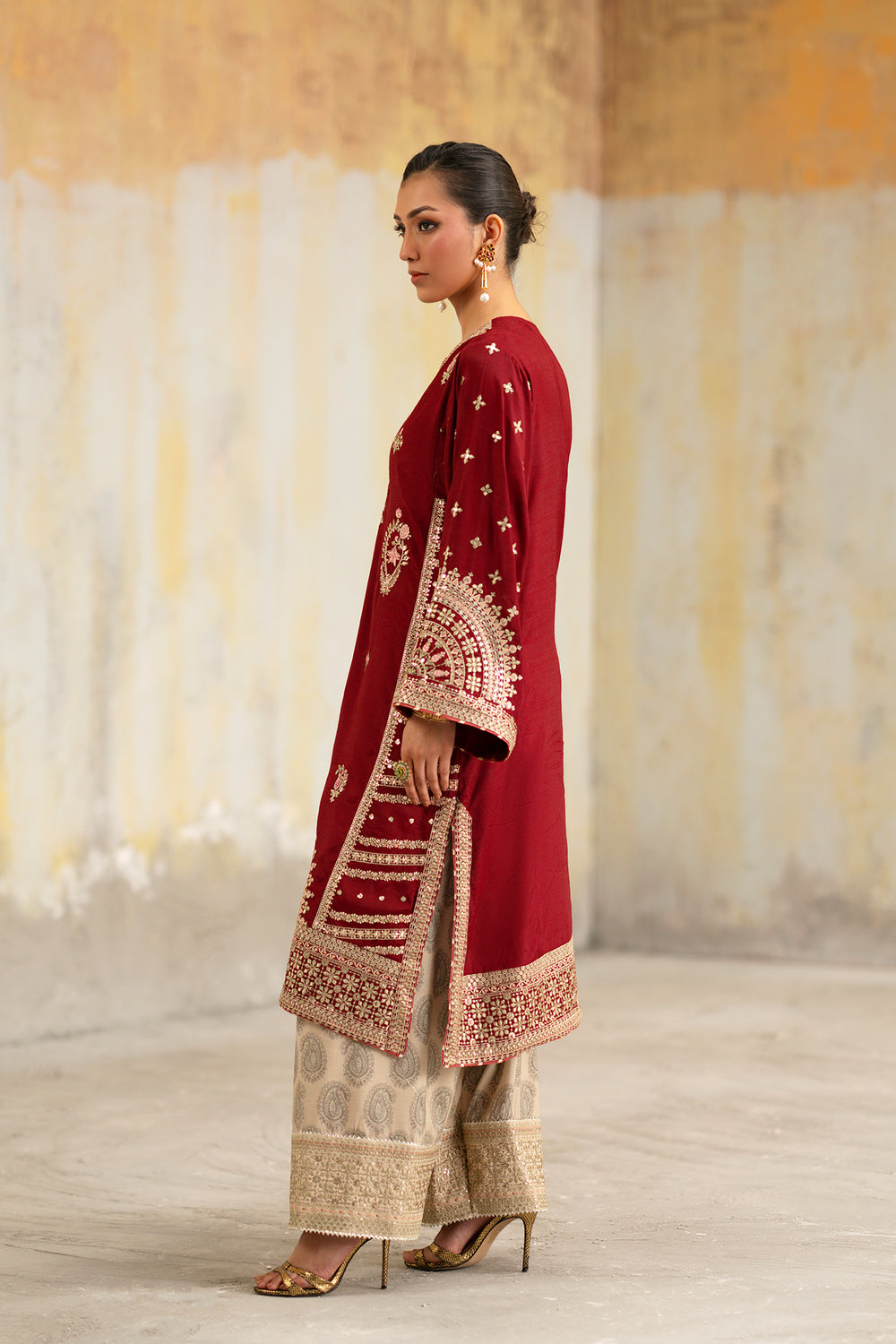 BRICK RED | E1070/104/305