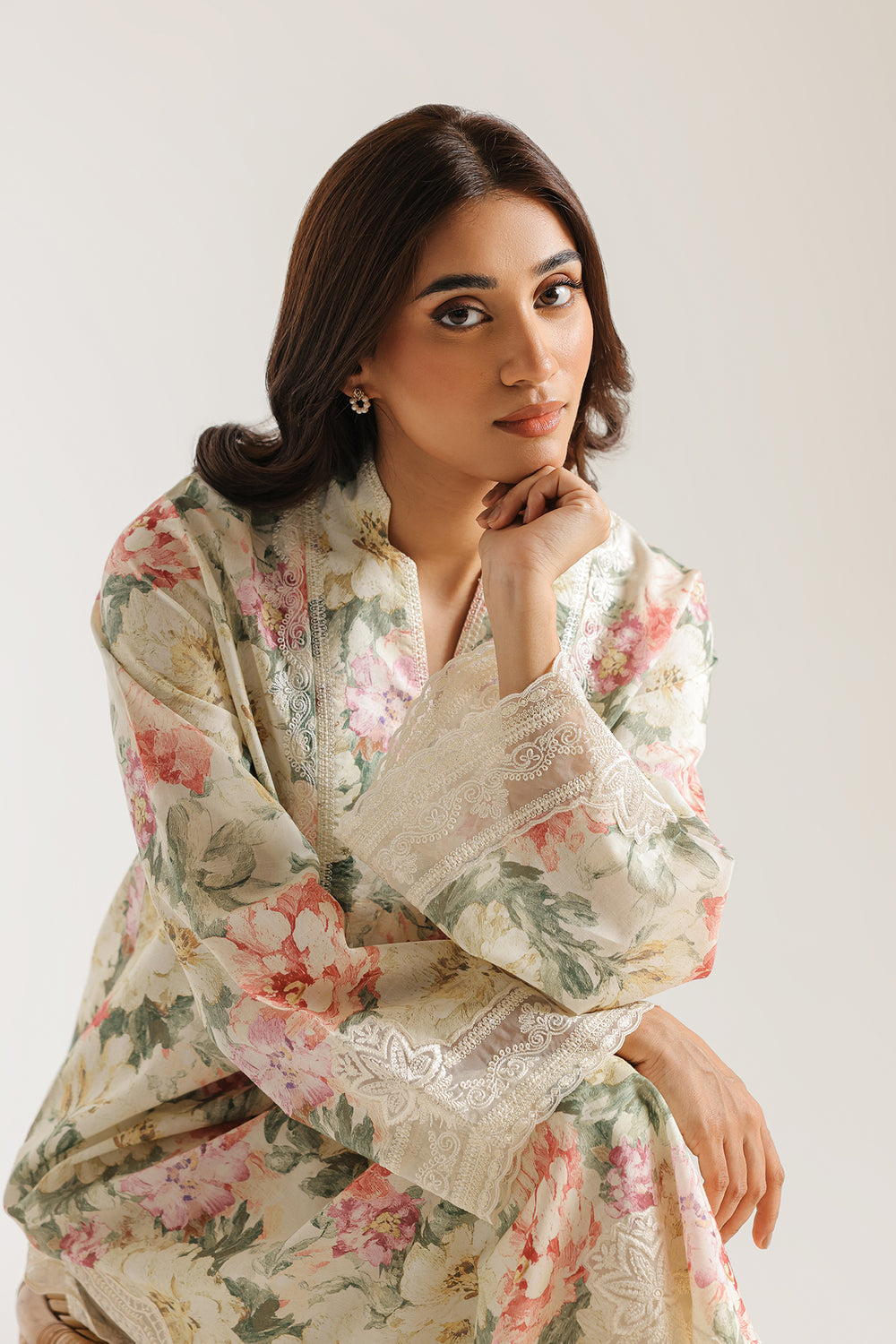 ANTIQUE WHITE | E4492/103/006