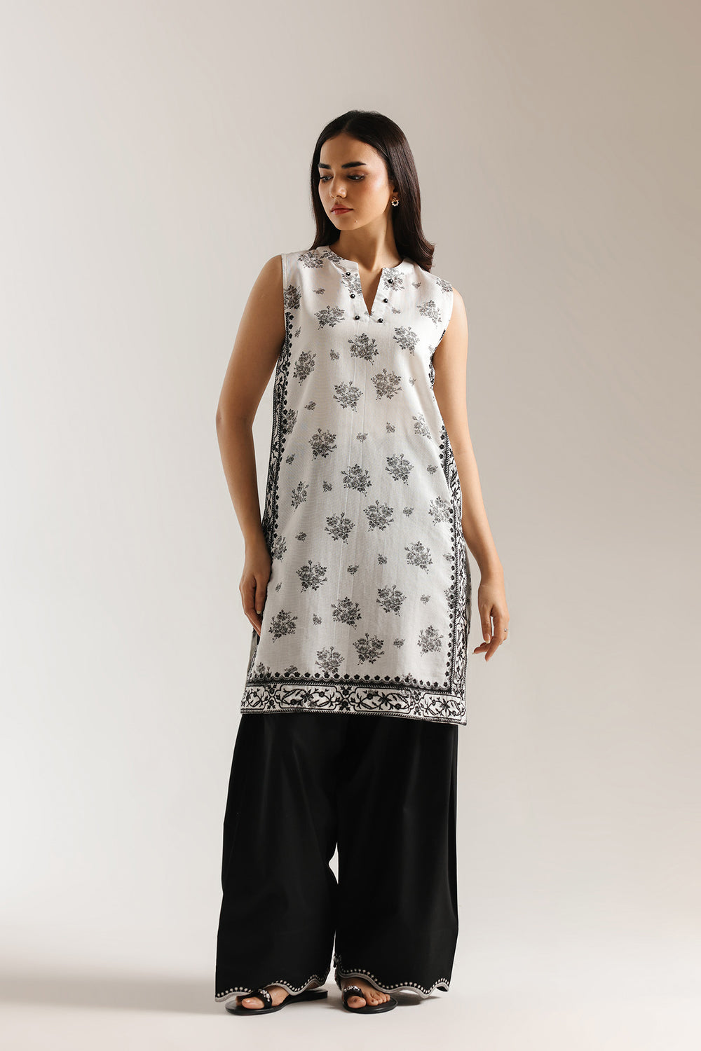 OFF WHITE | E7723/102/002