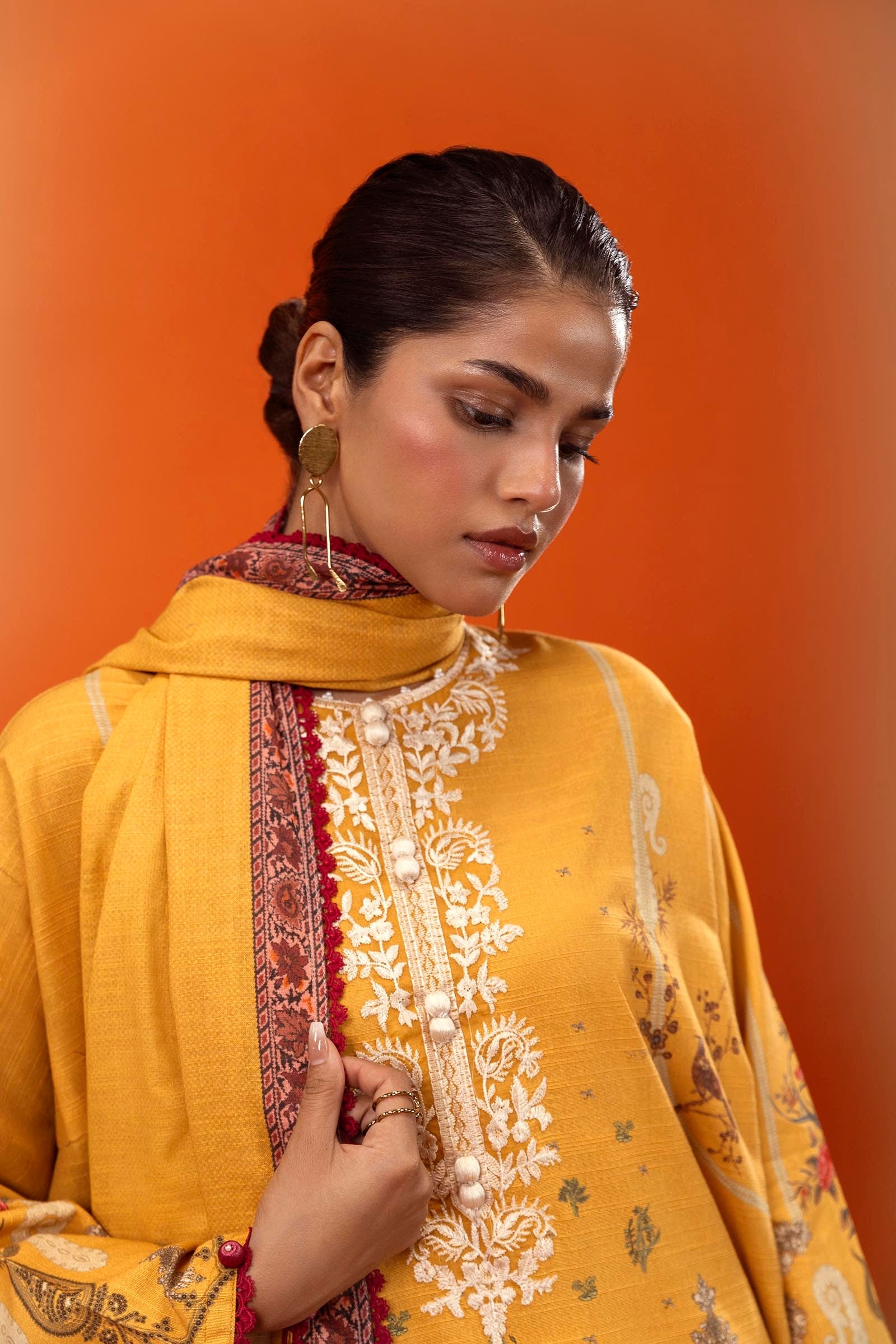 Sana Safinaz Winter Luxury 2024 (MAHAY) - H243-025A-3CQ