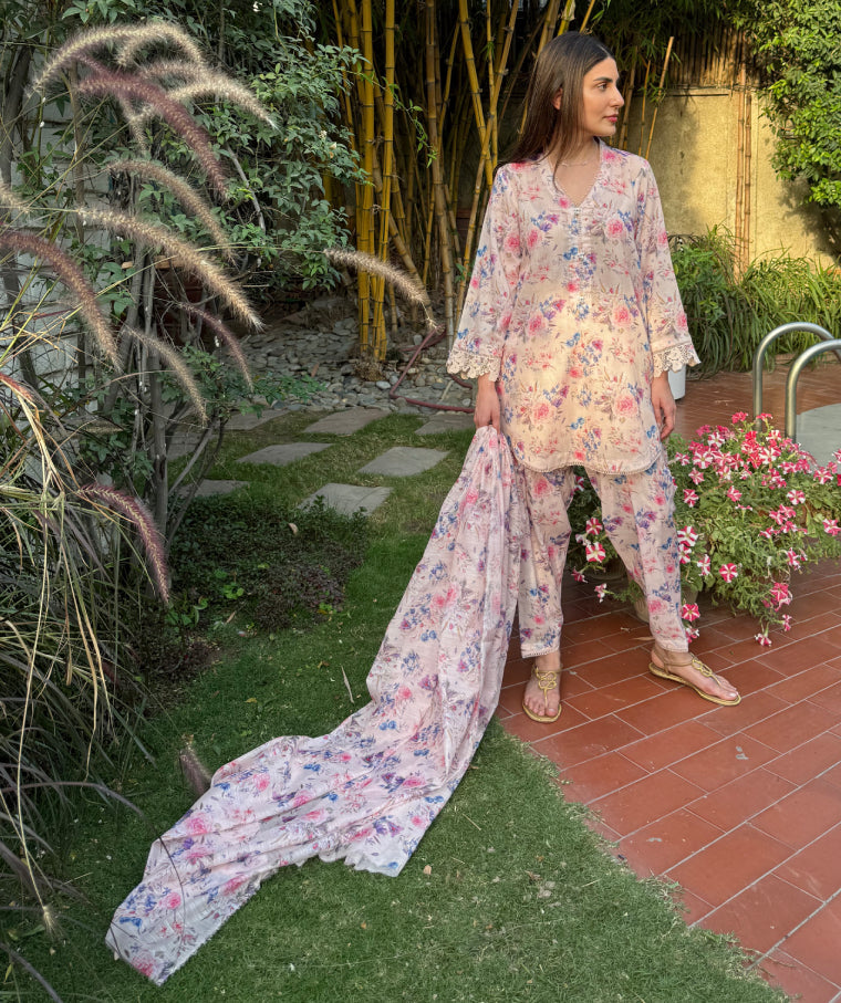 BLUSH LACE